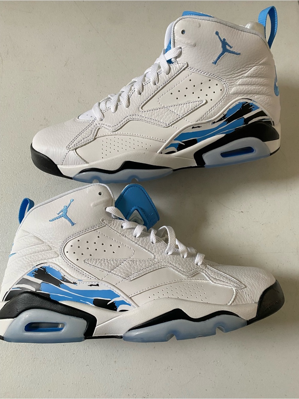 Jordan Men's Retro Basketball Shoes in White and University Blue sz 12